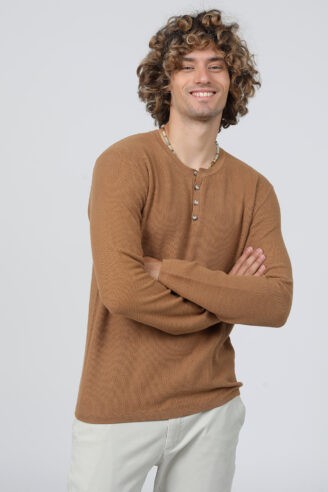 סריג קל סריגת ואפל עם כפתורים