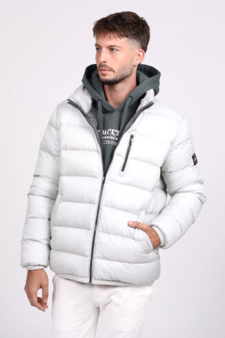 מעיל קוילט נפוח עם כובע נשלף