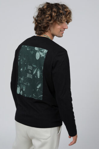 טי עם הדפס אחורי