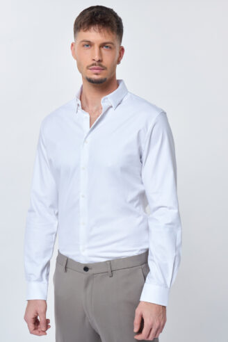 חולצה מכופתרת אלגנטית