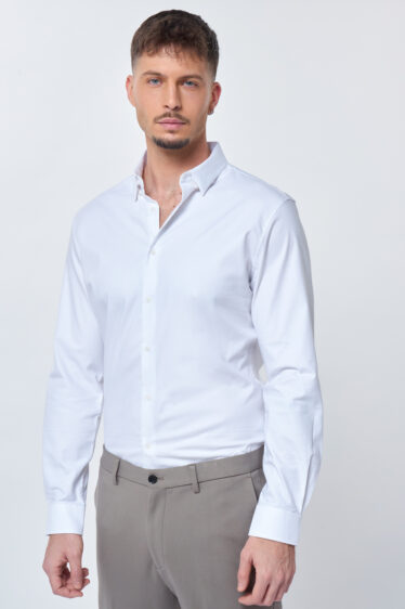 חולצה מכופתרת אלגנטית