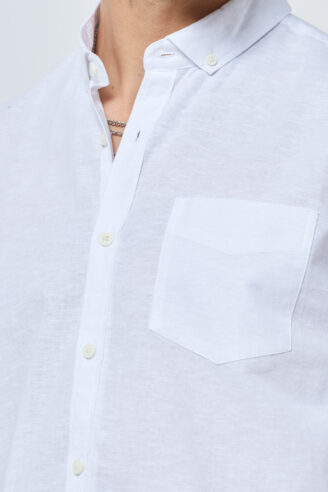 חולצה מכופתרת בשילוב פשתן  גזרה רחבה - לבן