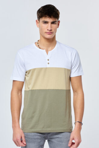 חולצת טי קולור בלוק עם כפתורים