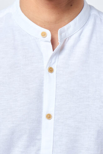 חולצה מכופתרת בשילוב פשתן צווארון סיני - לבן