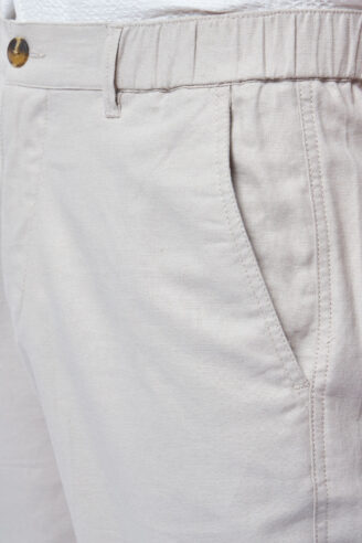 מכנסיים בשילוב פשתן