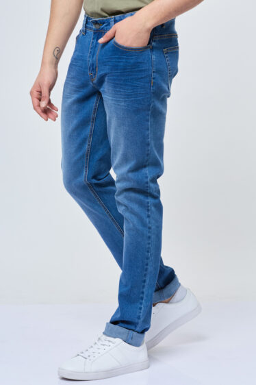 ג'ינס בסיס כחול כהה חלק בגזרה צרה