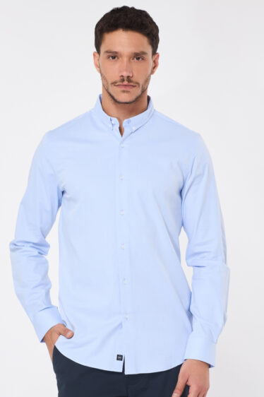 חולצה מכופתרת צרה לייקרה טקסטורה - תכלת