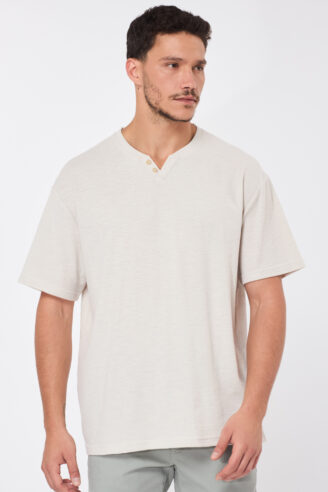 חולצת טי ג`קארד טקסטורה - אבן