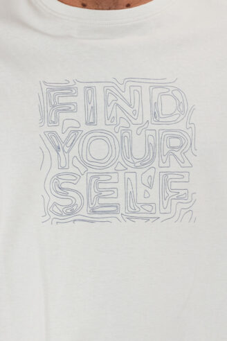 טי FIND YOURSELF טופוגרפי