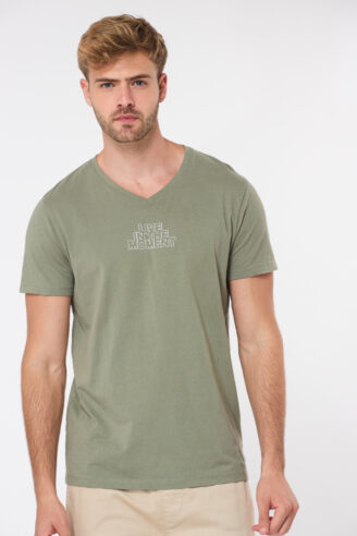 חולצת טי הדפס LIVE IN THE MOMENT חולצת טי הדפס LIVE IN THE MOMENT