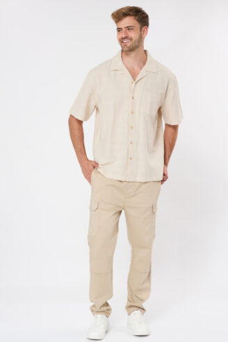 חולצה מכופתרת BOXY עם כיס - בז'