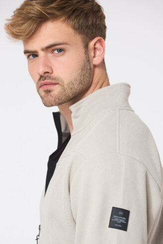 מעיל קל טקסטורה - אוף וויט