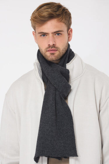 צעיף סרוג - אפור