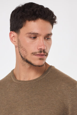 סריג בייסיק צווארון עגול - חום בהיר