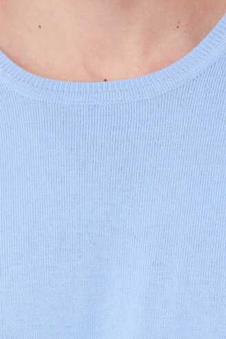 סריג בייסיק צווארון עגול - תכלת