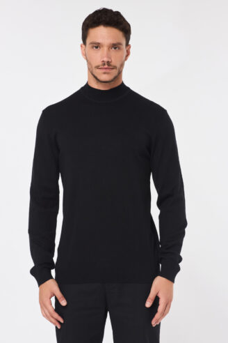 סריג בייסיק צווארון חצי גולף - שחור