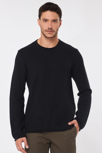 סריג קל סריגת ואפל צווארון עגול - שחור