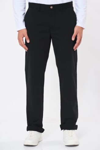 מכנסי צ'ינו בסיסים גימור פיצ' גזרה ישרה - שחור